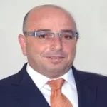 אודי אהרוני - מנכל ומנהל אקדמי של להב פיתוח מנהלים ומרצה בתחומי אסטרטגיה עסקית - מרצה בקורס אסטרטגיה ושיווק בעולם החדש