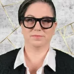 אורטל שמלץ - יועצת ומרצה בכירה בתחומי ניהול הידע, טרנספורמציה דיגיטלית ולמידה ארגונית - מרצה בקורס אסטרטגיה ופיתוח עסקי, וקורס ניהול תפעול בכיר - להב פיתוח מנהלים